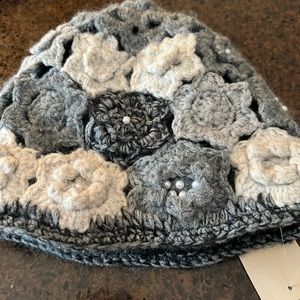 Cold water creek pearl crocheted cap